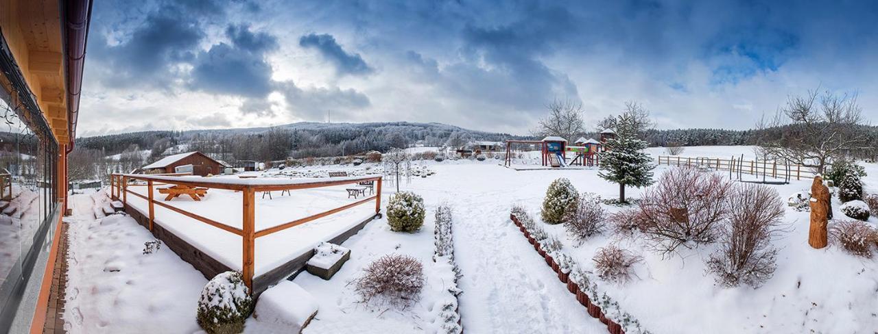 Penzion U Sevcu Hotel Holubov Kültér fotó